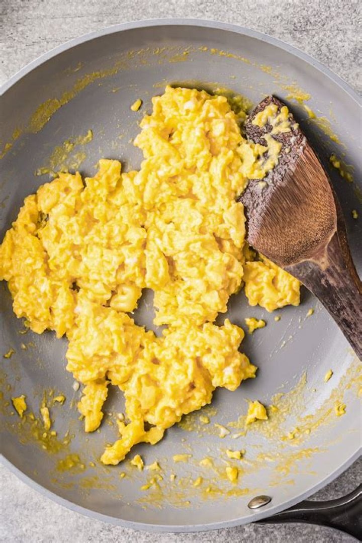 Do bodybuilders eat scrambled eggs?